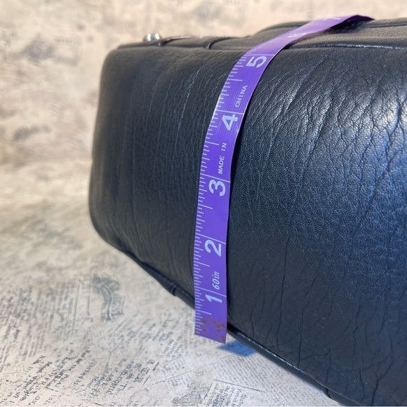 b. Makowsky  black leather shoulder bag - Picture 12 of 12